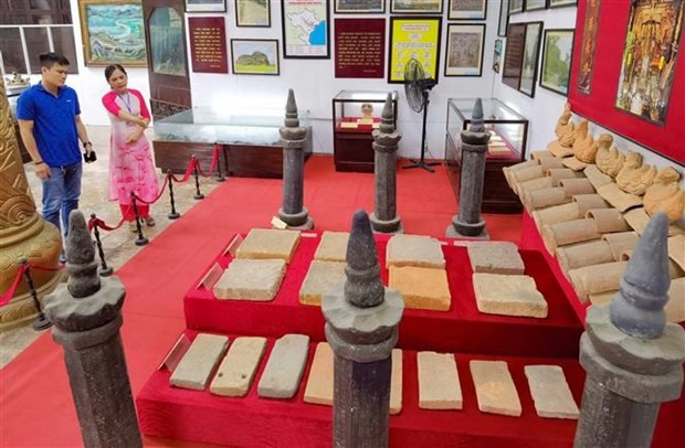 丁朝佛经柱集，年代：10 世纪，目前保存在宁平省博物馆。（图：越通社）