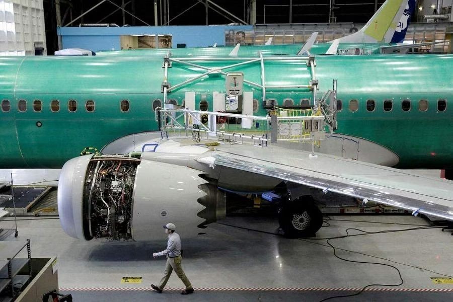 一架 737 MAX 9 客机正在美国华盛顿州的波音工厂内进行组装。（图：路透社）