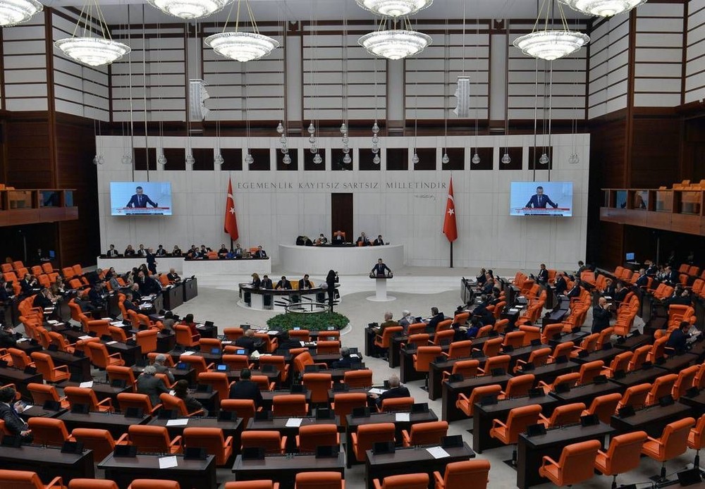 在土耳其安卡拉，议员参加投票表决。（图：互联网）