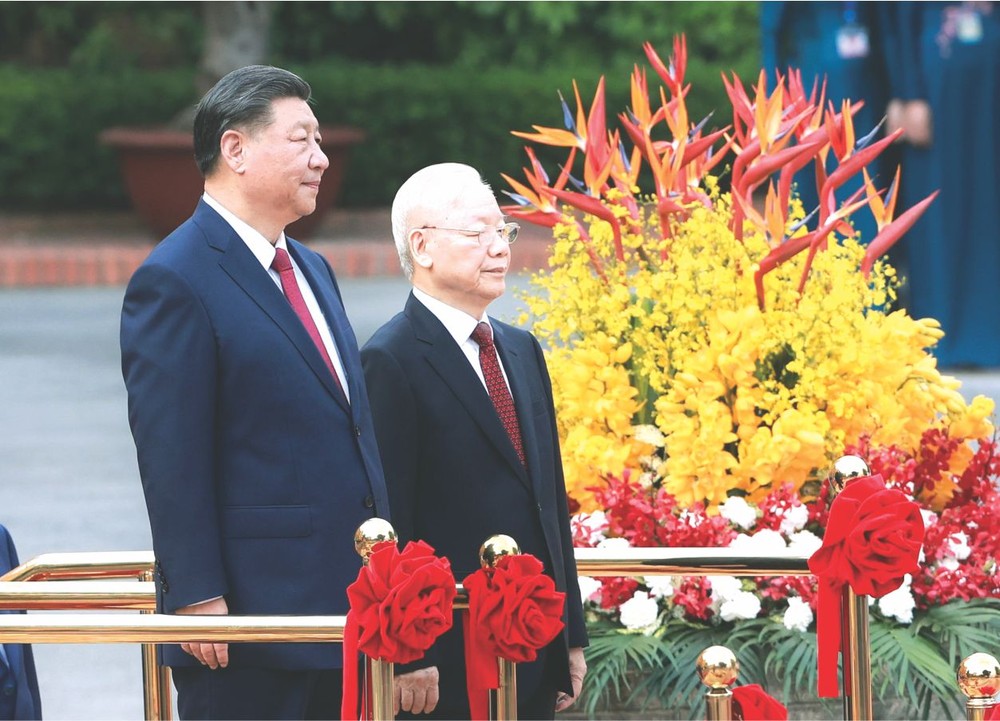 党中央总书记阮富仲为中共中央总书记、国家主席习近平举行最高规格的欢迎仪式。