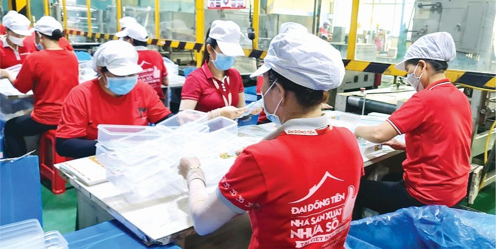 华人企业大同进塑料公司的生产线一隅。晓东 摄