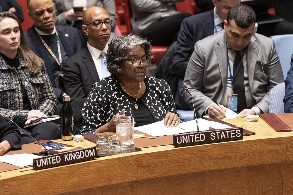 美常驻联合国代表在纽约联合国总部举行的安理会会议上就加沙局势发表讲话。（图：联合国）