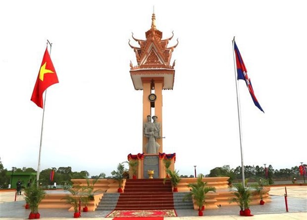 越柬友谊纪念碑在柬埔寨柴桢省落成。（图：越通社）