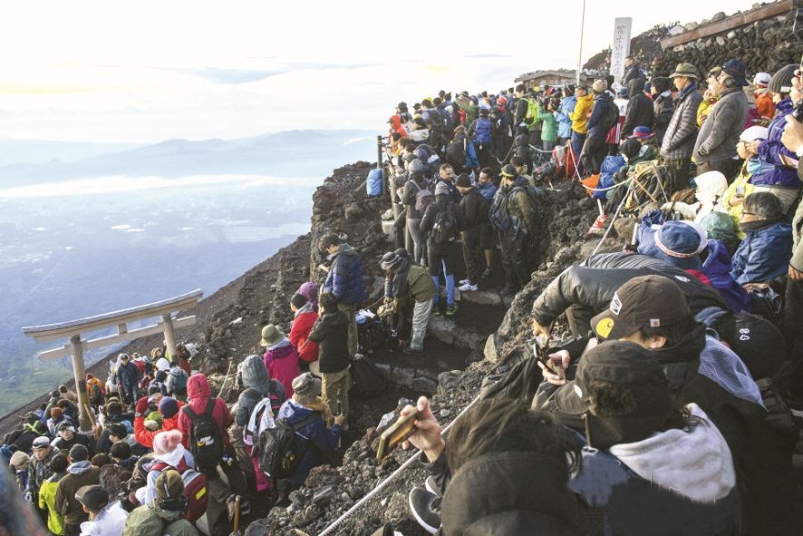 今夏富士山登山征收 2000 日元通行费