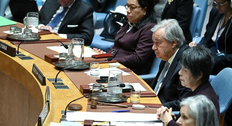 联合国秘书长古特雷斯(中右)出席安理会关于核裁军和核不扩散的会议。（图：联合国）