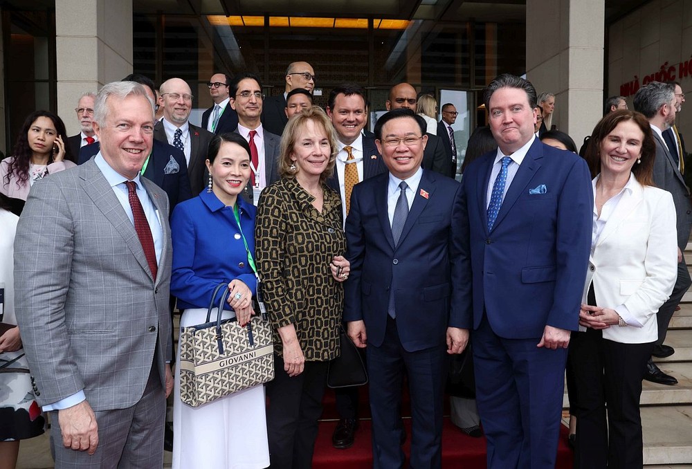 国会主席王廷惠接见了美国-ASEAN经营企业代表团。（图：越通社）