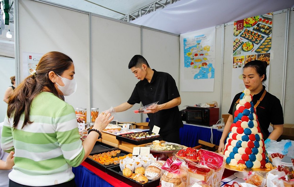 去年举办的法国美食节。