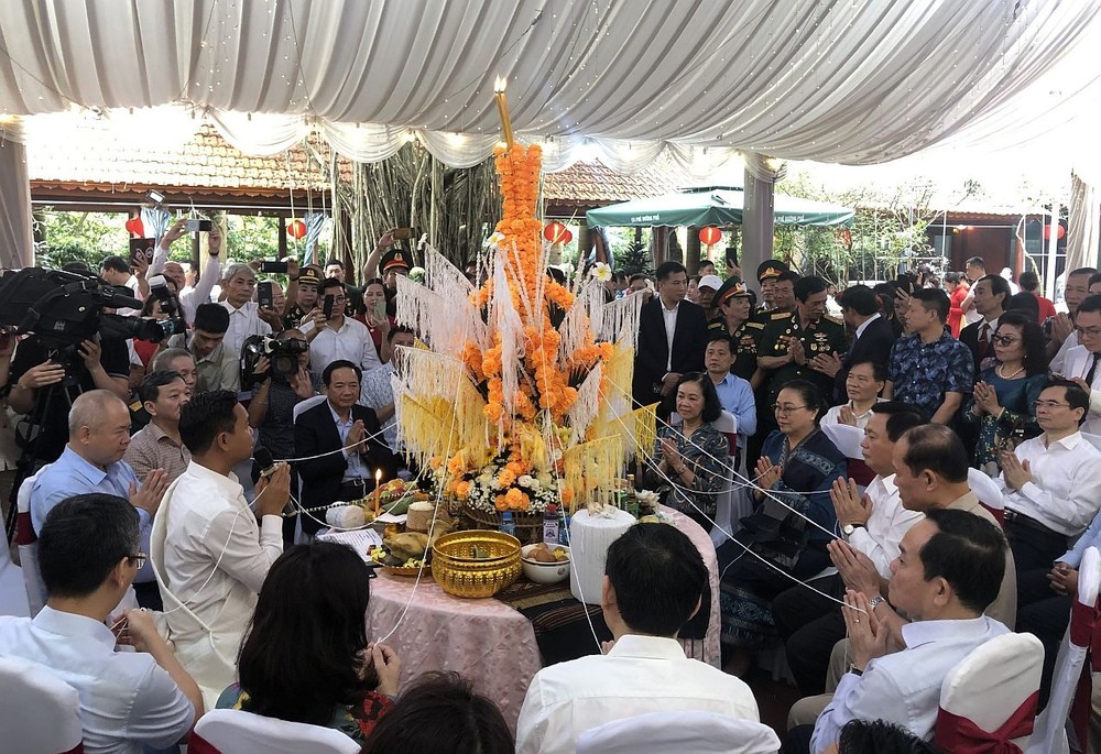 党政领导祝贺老挝与柬埔寨传统新年