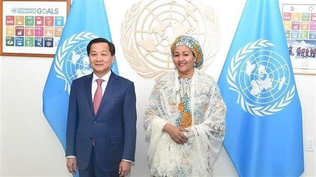 越南政府副总理黎明概与联合国秘书长穆罕默德。（图：越通社）