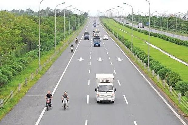 摩托车驶进高速公路的现象是不罕见的。