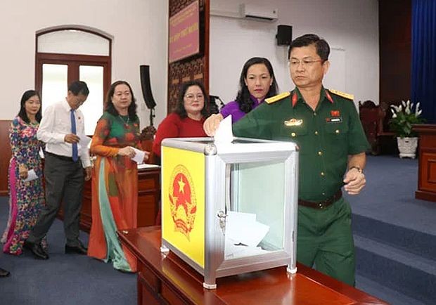 薄寮省2021-2026年人民议会代表投票罢免和补选人民议会、人委会职务。
