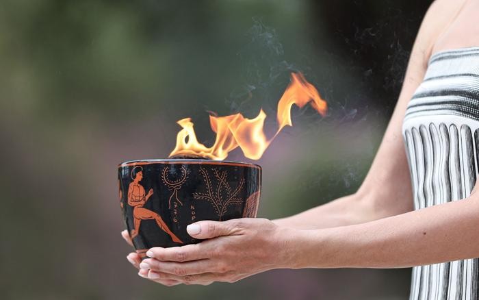 巴黎奥运会圣火火种采集仪式在希腊古奥林匹亚遗址举行。 （图：新华社）
