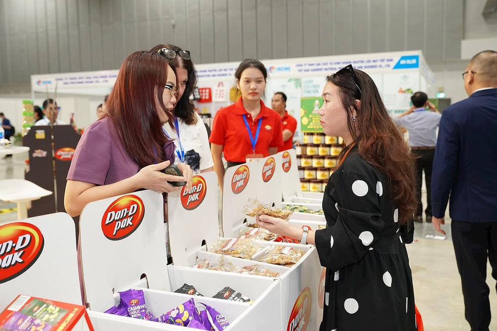 许多国际买家对我国食品感兴趣。