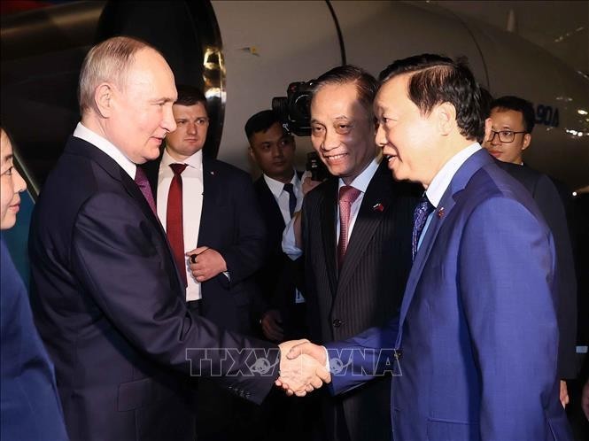 俄罗斯总统普京开始对越南进行国事访问。（图：越通社）