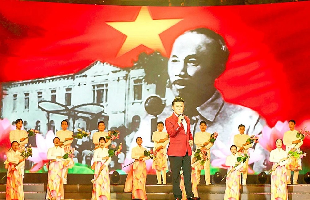庆祝西贡-堤岸-嘉定-胡志明市成立 326 周年纪念之文艺节目