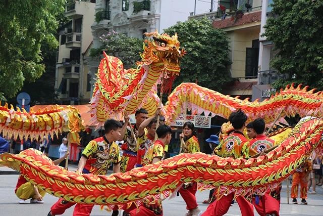 在胡志明市介绍河内独特文化与遗产