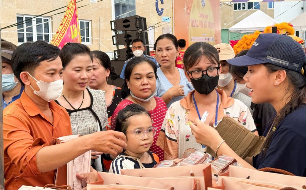 大发中秋节关爱病童