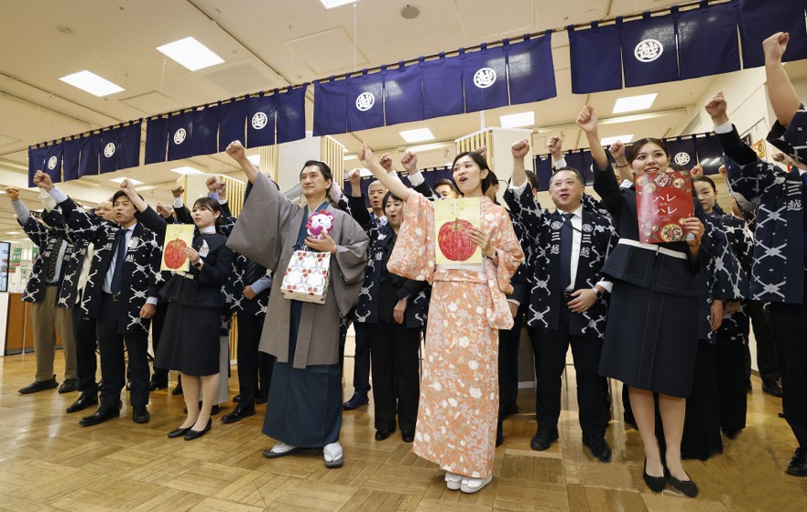 日本百货店打响岁末商战