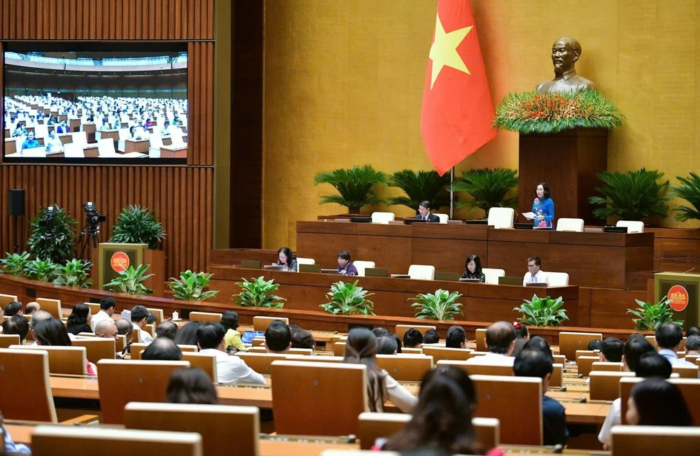 议场在民主气氛下讨论问题。（图：越通社）