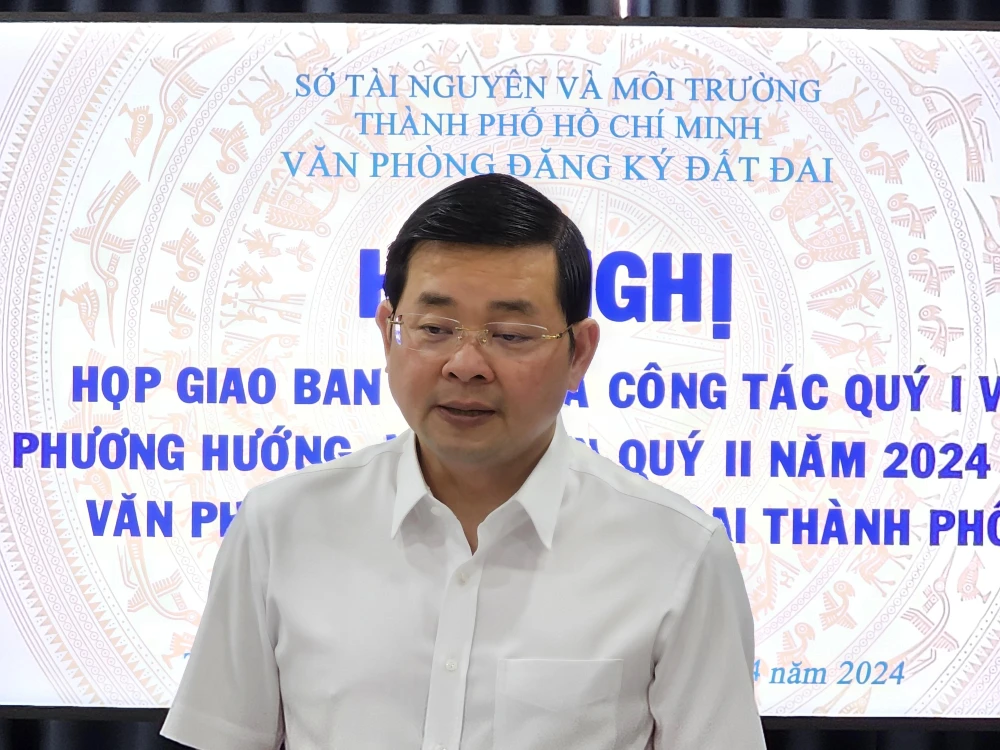 Giám đốc Nguyễn Toàn Tháng phát biểu chỉ đạo