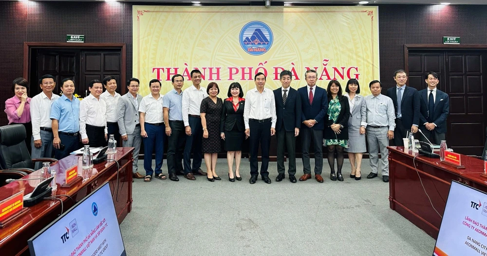  Lãnh đạo thành phố Đà Nẵng hoan nghênh sự hợp tác giữa AEONMALL Việt Nam và Tập đoàn TTC trong việc phát triển TTTM AEONMALL tại dự án TTC Plaza Đà Nẵng 