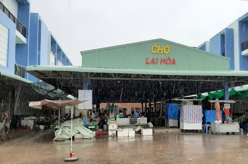 Xã Lai Hoà, thị xã Vĩnh Châu được thiết lập cách ly y tế toàn xã, với hơn 27.000 nhân khẩu. Ảnh: TUẤN QUANG