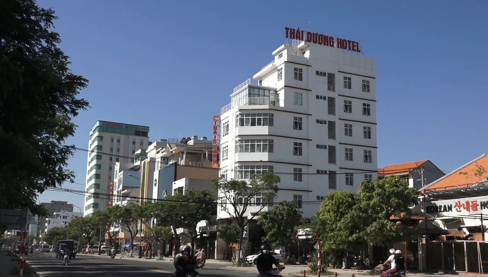 Khách sạn Thái Dương, nơi 2 người bị mắc kẹt trong thang máy vì mất điện 