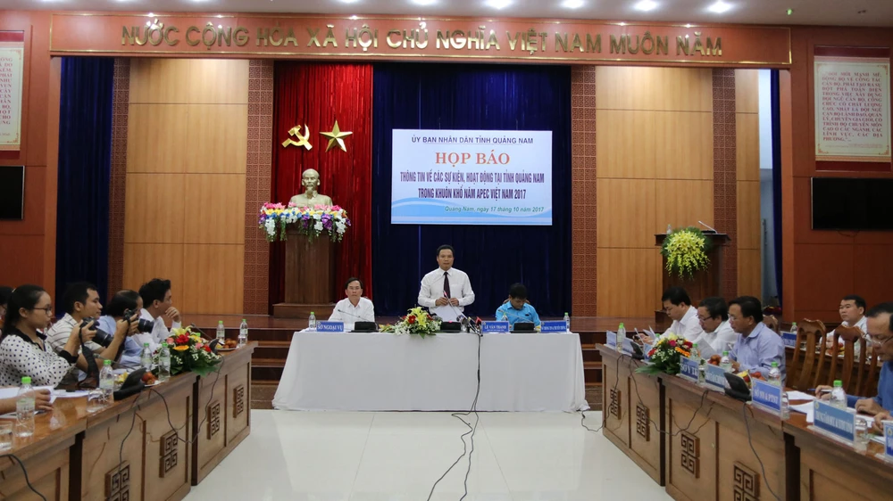 Ông Lê Văn Thanh, Phó Chủ tịch UBND tỉnh Quảng Nam, tại buổi họp báo thông tin về các sự kiện, hoạt động tại Quảng Nam trong khuôn khổ Năm APEC Việt Nam - 2017