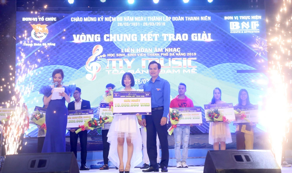 Thí sinh Nguyễn Thị Phương Thanh – đơn vị THPT Phan Châu Trinh xuất sắc đạt giành giải nhất My Music – Tỏa sáng đam mê năm 2019