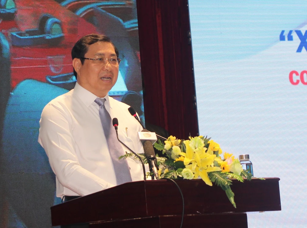 Ông Huỳnh Đức Thơ, chủ ịch UBND TP Đà Nẵng bày tỏ sự ủng hộ, biết ơn đối với những đóng góp các địa phương về vấn đề xây dựng thành phố môi trường