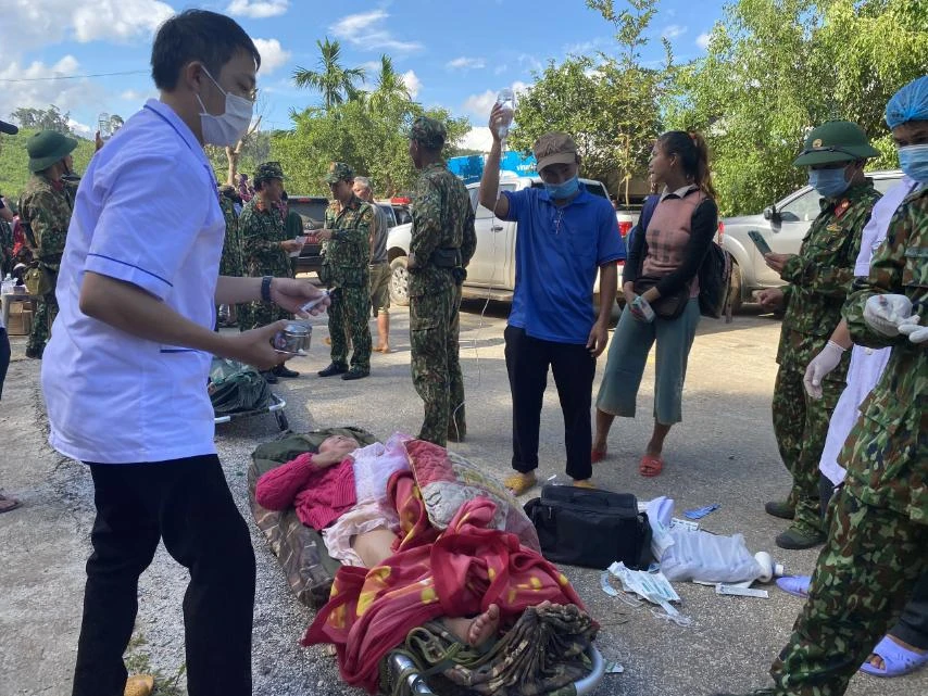 Thảm họa sạt lở vùi lấp 53 người ở Trà Leng, Trà Vân: Đã cứu sống được 33 người