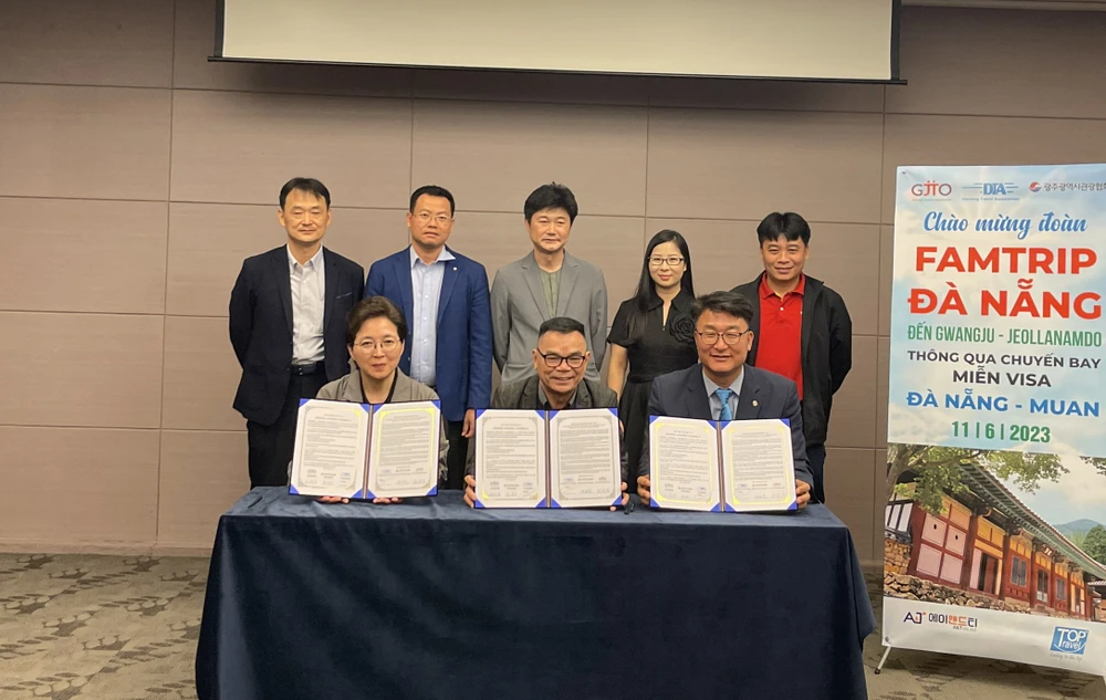 Hội Lữ hành Đà Nẵng (DTA) cùng Hiệp hội Du lịch Gwangju và cơ quan du lịch Gwangju ký kết biên bản ghi nhớ hợp tác