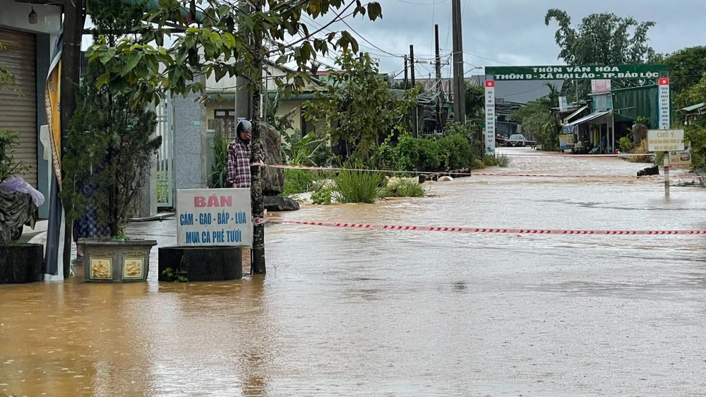 TP Bảo Lộc ngập nặng sau mưa lớn
