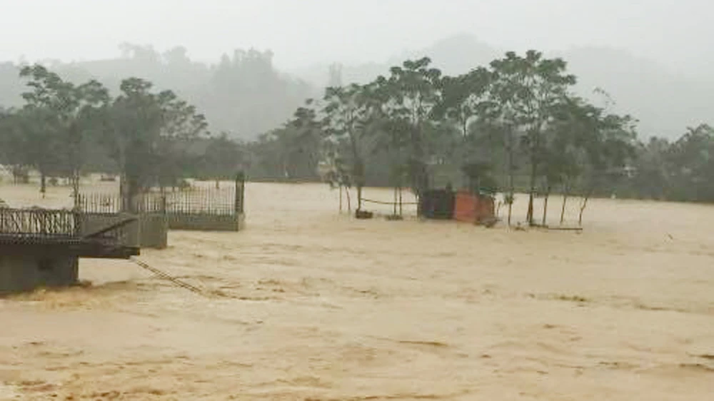 Không khí lạnh đang gây lũ lụt nặng tại các tỉnh Nghệ An, Hà Tĩnh (Trong ảnh là cảnh ngập lụt tại Hương Sơn - Hà Tĩnh). Ảnh: Ban chỉ đạo Trung ương về phòng chống thiên tai