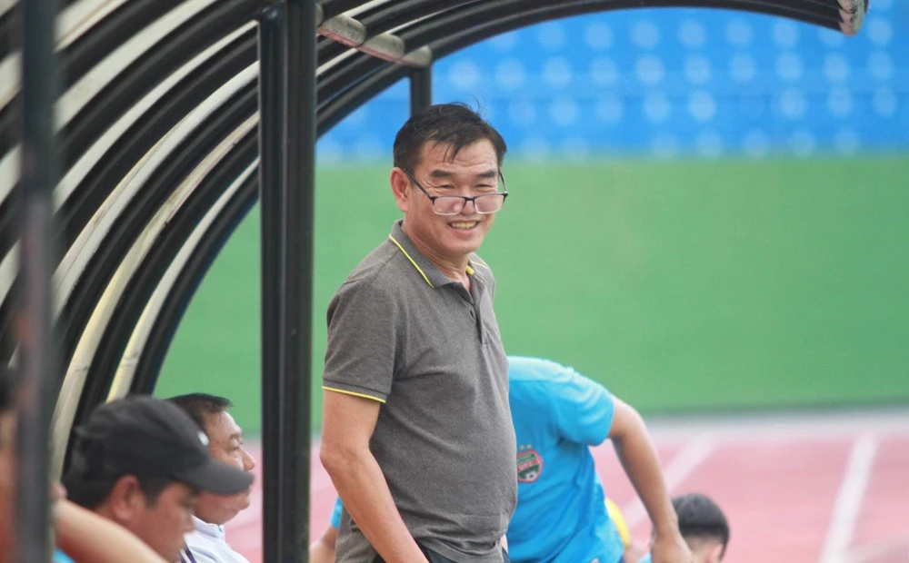 Becamex Bình Dương chọn HLV Phan Thanh Hùng cho tham vọng ở V-League 2021.