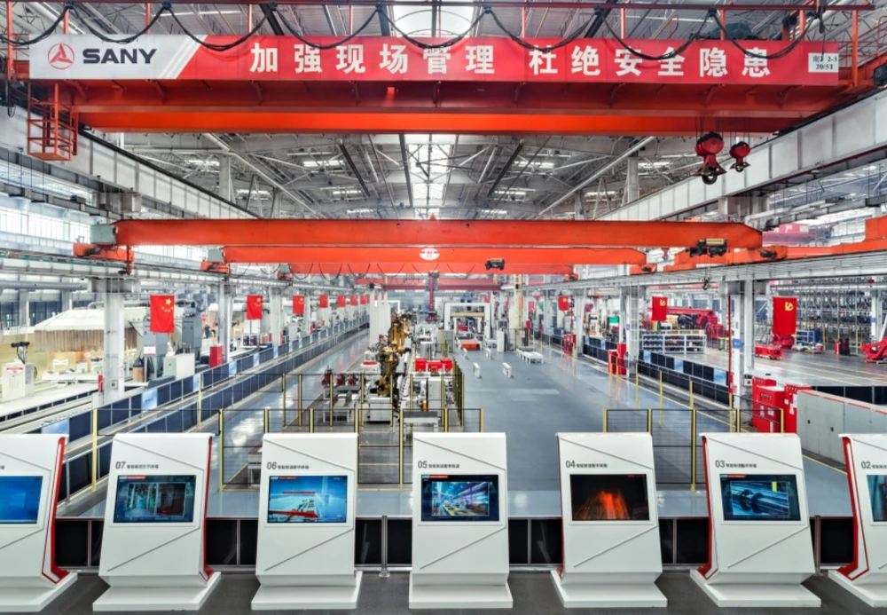 Một nhà máy thông minh ở Bắc Kinh. Ảnh People Daily