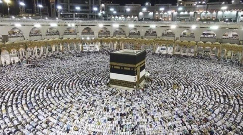 Các tín đồ Hồi giáo cầu nguyện tại Đền thờ Lớn ở thánh địa Mecca, Saudi Arabia, trong lễ hành hương Hajj. Ảnh: IRNA 