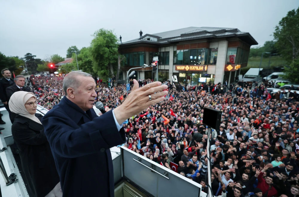 Tổng thống Erdogan tuyên bố giành chiến thắng sau khi kết quả kiểm phiếu được công bố