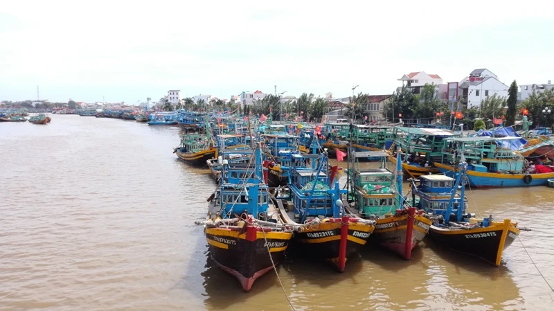 Bình Thuận cấm tàu thuyền ra khơi từ sáng 3-1.
