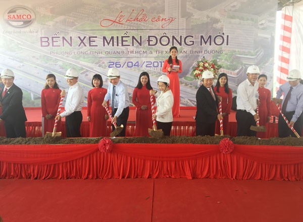 The groundbreaking ceremony of new Mien Dong coach station in District 9, HCMC on April 26 (Photo: SGGP)