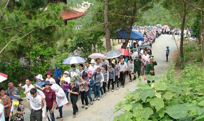 Quang Binh province receives thousands of visitors to General Vo Nguyen Giap’s grave during large holidays annually (File photo: SGGP)