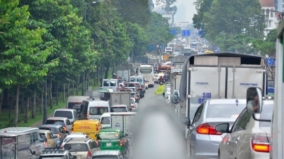 A traffic jam at entrance to Tan Son Nhat International Aiport on July 20 (Photo: SGGP)