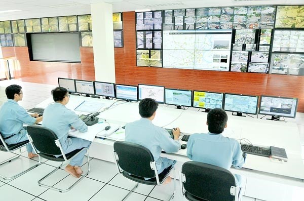 Traffic operation at Saigon River Tunnel Management Board (Photo: SGGP)