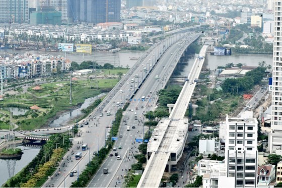 Ben Thanh-Suoi Tien metro line spans over Saigon River (Photo: SGGP)