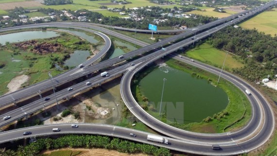 Some stretches of North-South Expressway have been built and put into operation (Photo: VNA)