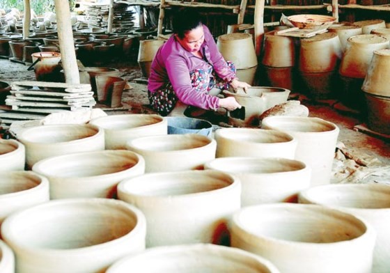 The clay pot trade village in Hon Dat town, Kien Giang province has existed and developed for over a century (Photo: SGGP)