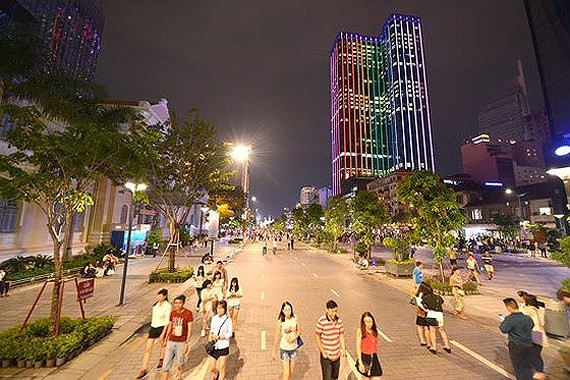 Nguyen Hue walking street in downtown HCMC (Photo: SGGP)