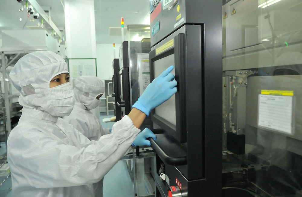 Semiconductor production at a Japanese business in Tan Thuan Export Processing Zone (Photo: SGGP)