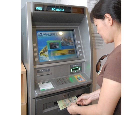 Banks must ensure ATMs to operate smoothly and safely during the Tet holiday (Photo: SGGP)