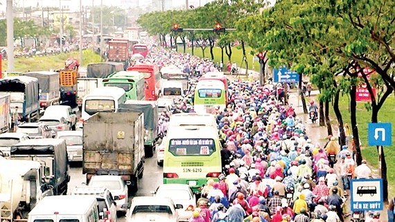 Traffic jam in Xo Viet Nghe Tinh street, Binh Thanh district, HCMC on February 7  (Photo: SGGP)